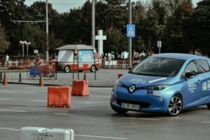 Voiture électrique : Lexus rattrape enfin Tesla en ajoutant cette option fondamentale