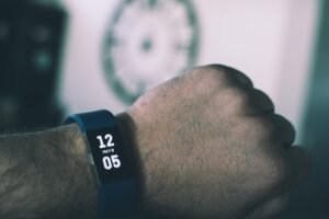 Grâce au Fitbit Air, les utilisateurs transforment leur montre analogique en montre connectée