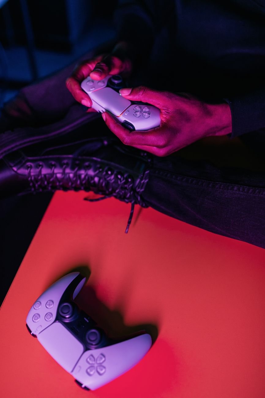Prise en main de la MSI Claw 8 EX AI+ : une console portable performante, mais qui va vider votre porte-monnaie