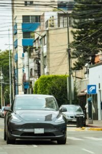 Le feuilleton Angell/Rebirth, le Royaume-Uni taxe les voiture électriques et Renault corrige la Twingo – le Récap’ Survoltés de la semaine