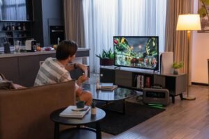 Cette TV OLED Philips 55 pouces avec Ambilight passe enfin sous les 1 000 € pendant les soldes